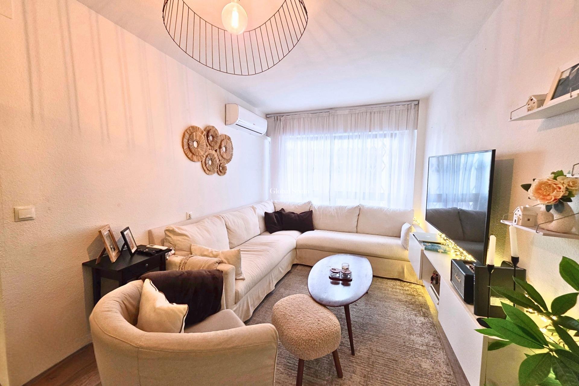 Wiederverkauf - WOHNUNG -
TORREVIEJA - Playa del Cura