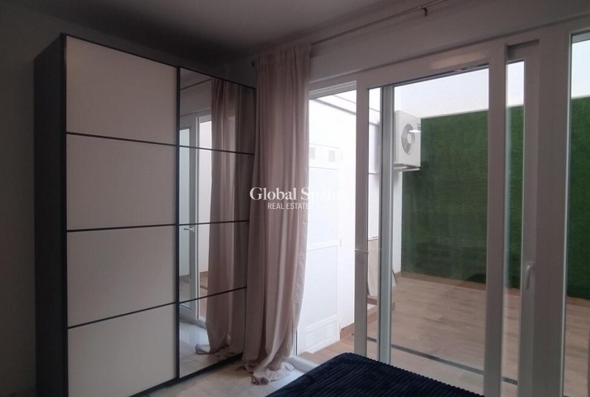 Wiederverkauf - WOHNUNG -
TORREVIEJA - Playa del Cura