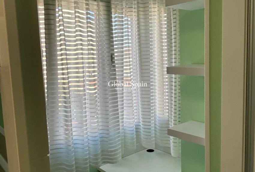 Wiederverkauf - WOHNUNG -
TORREVIEJA - Playa del Cura
