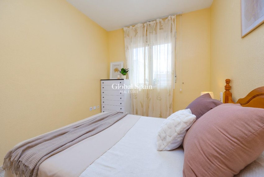 Wiederverkauf - WOHNUNG -
TORREVIEJA - Playa del Cura