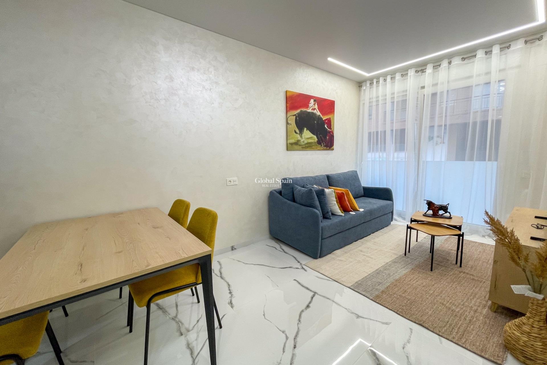 Wiederverkauf - WOHNUNG -
TORREVIEJA - Playa del Cura