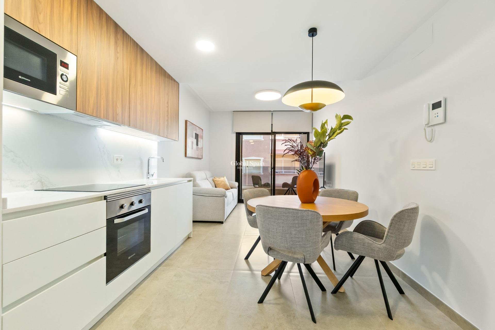 Wiederverkauf - WOHNUNG -
TORREVIEJA - Playa del Cura