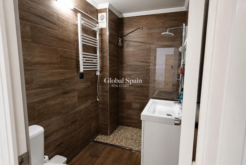 Wiederverkauf - WOHNUNG -
TORREVIEJA - Playa del Cura