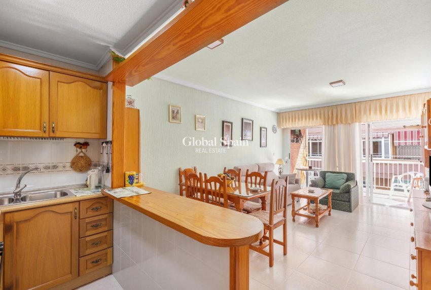 Wiederverkauf - WOHNUNG -
TORREVIEJA - Playa del cura