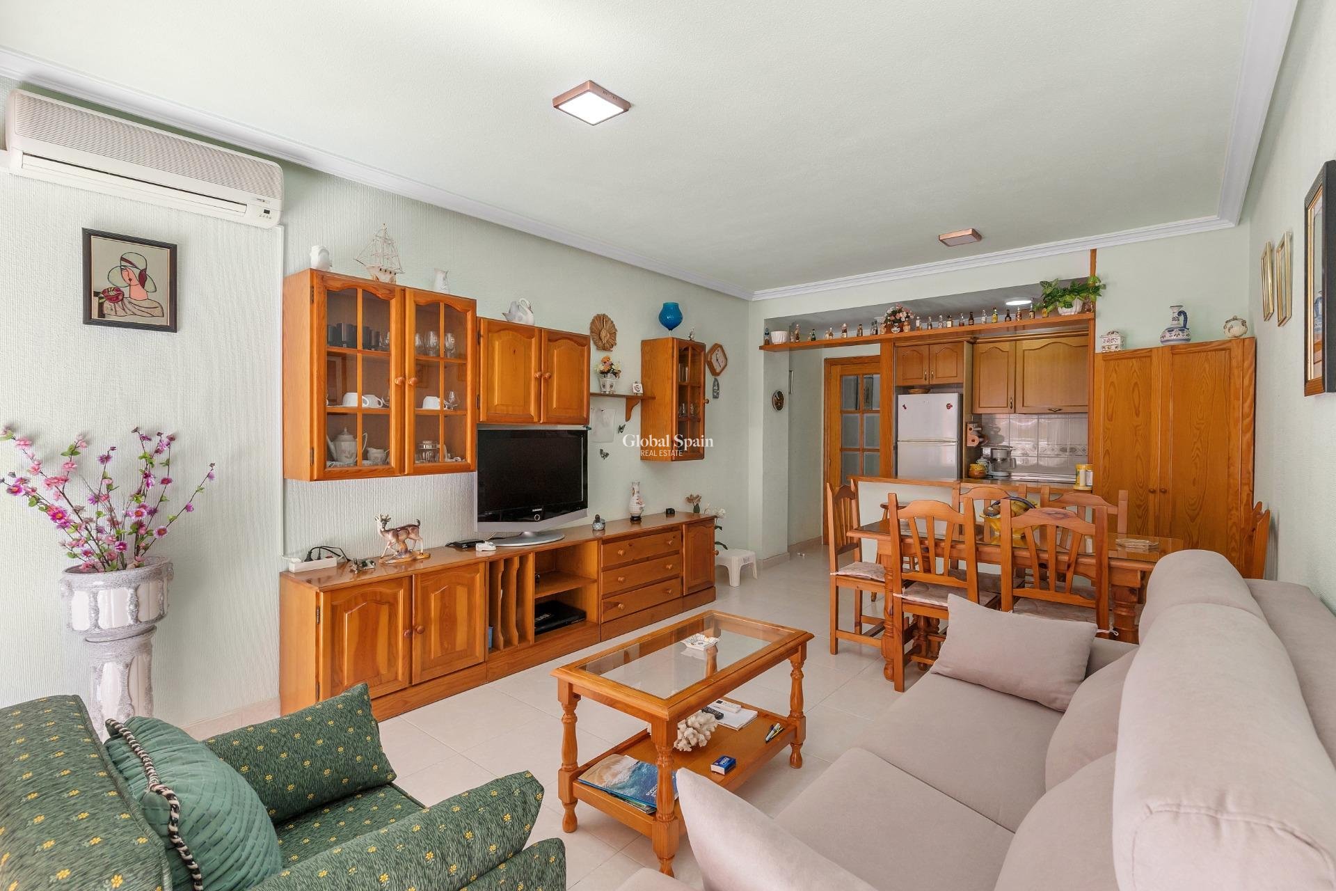 Wiederverkauf - WOHNUNG -
TORREVIEJA - Playa del cura