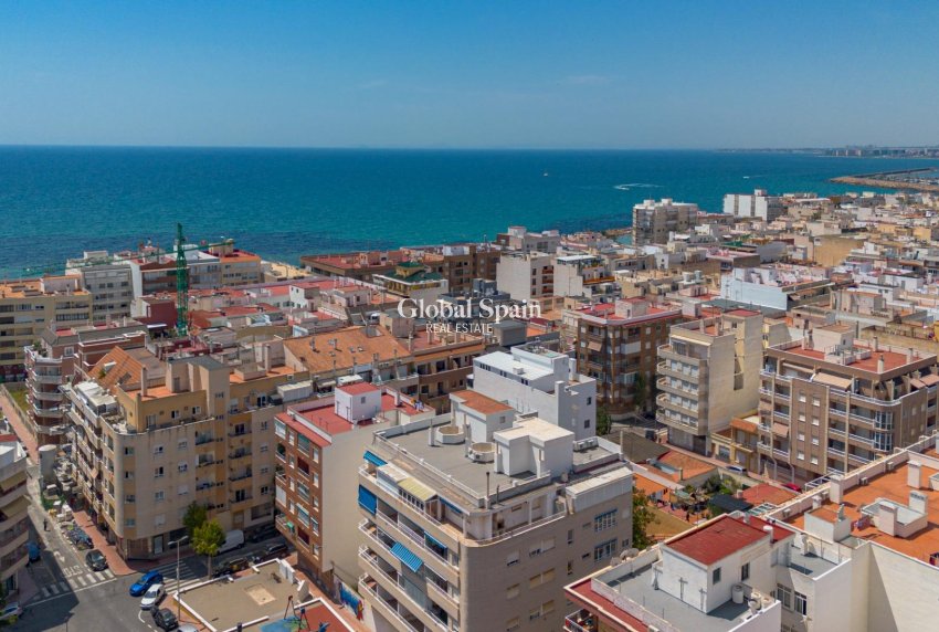 Wiederverkauf - WOHNUNG -
TORREVIEJA - Playa del cura