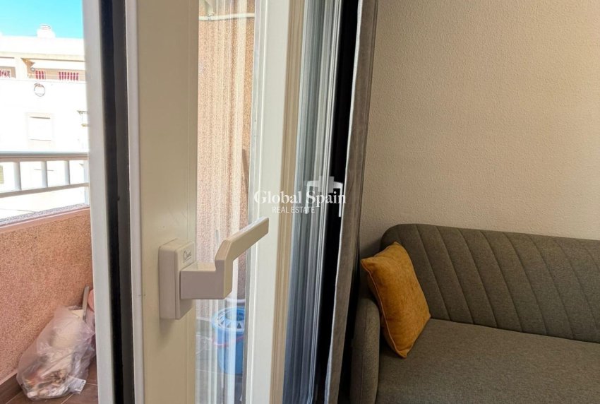 Wiederverkauf - WOHNUNG -
TORREVIEJA - Playa del Cura