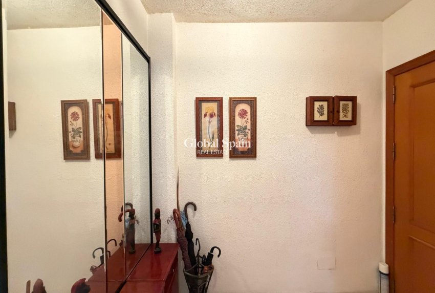 Wiederverkauf - WOHNUNG -
TORREVIEJA - Playa del Cura