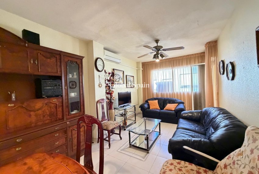Wiederverkauf - WOHNUNG -
TORREVIEJA - Playa del Cura