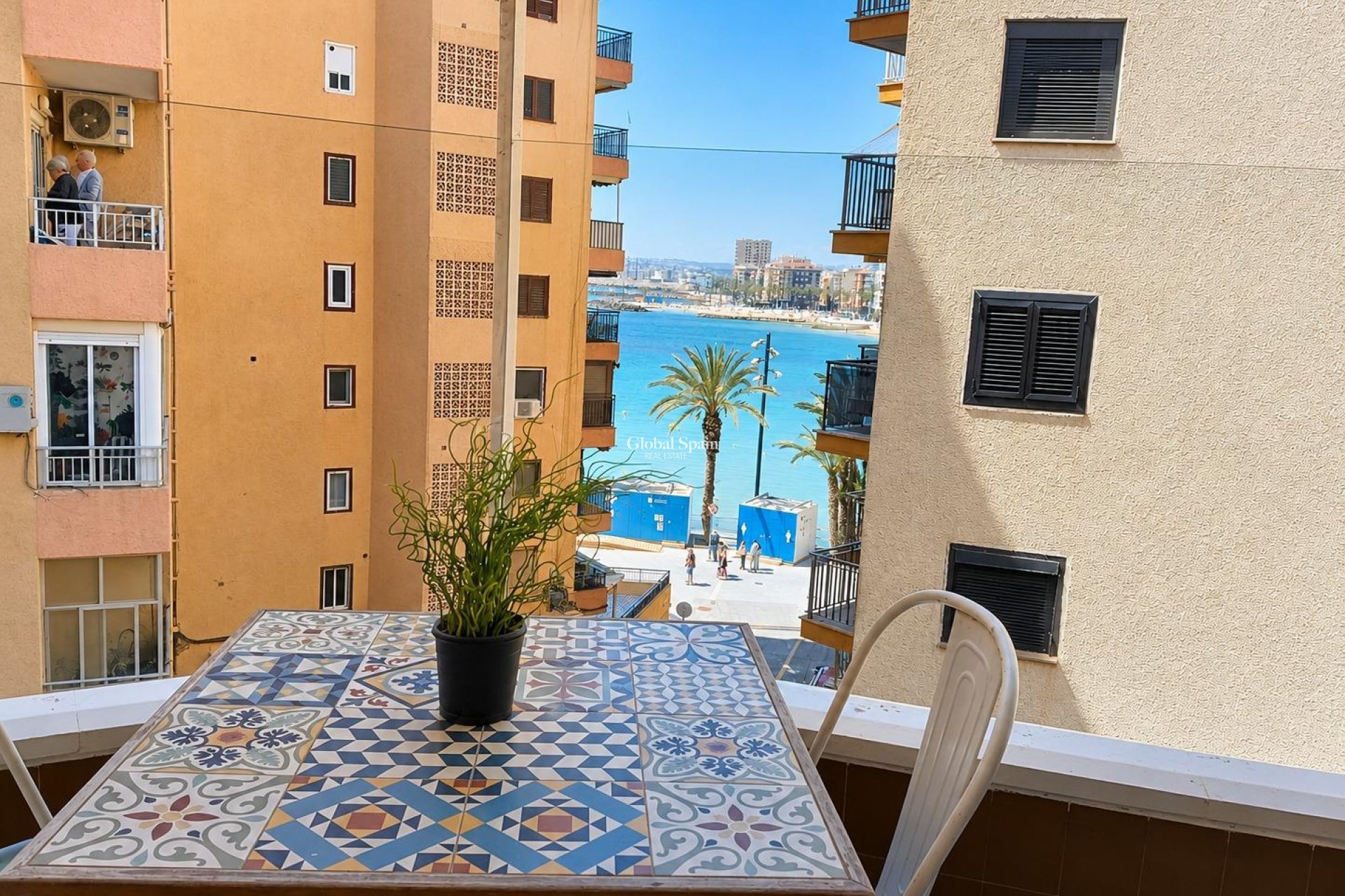 Wiederverkauf - WOHNUNG -
TORREVIEJA - Playa del Cura