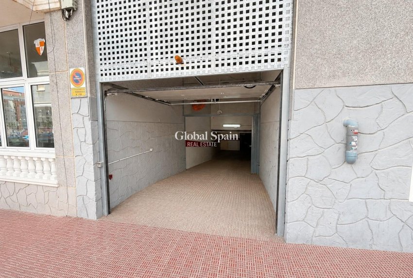 Wiederverkauf - WOHNUNG -
TORREVIEJA - Playa del cura
