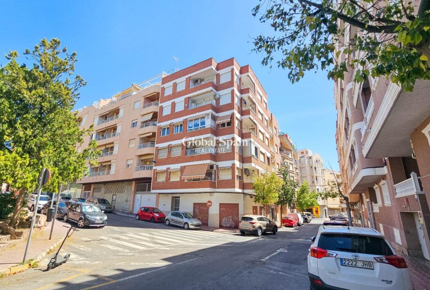 Wiederverkauf - WOHNUNG -
TORREVIEJA - Playa del Cura