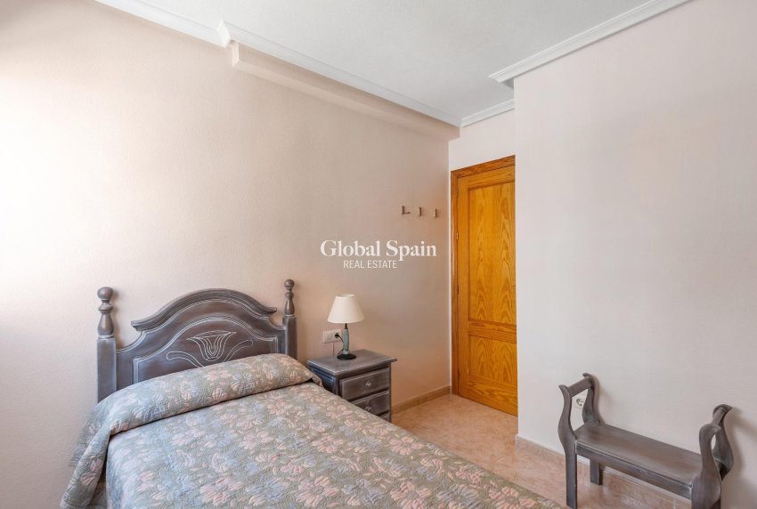 Wiederverkauf - WOHNUNG -
TORREVIEJA - Playa del cura