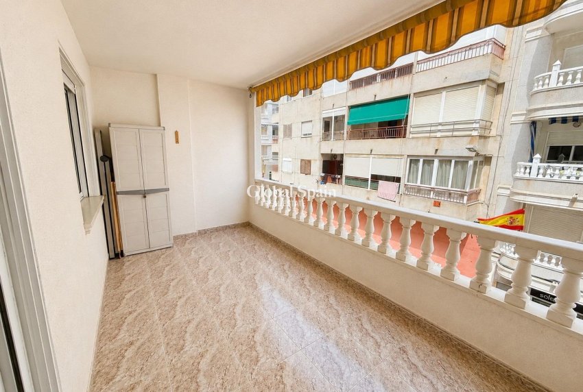 Wiederverkauf - WOHNUNG -
TORREVIEJA - Playa del cura