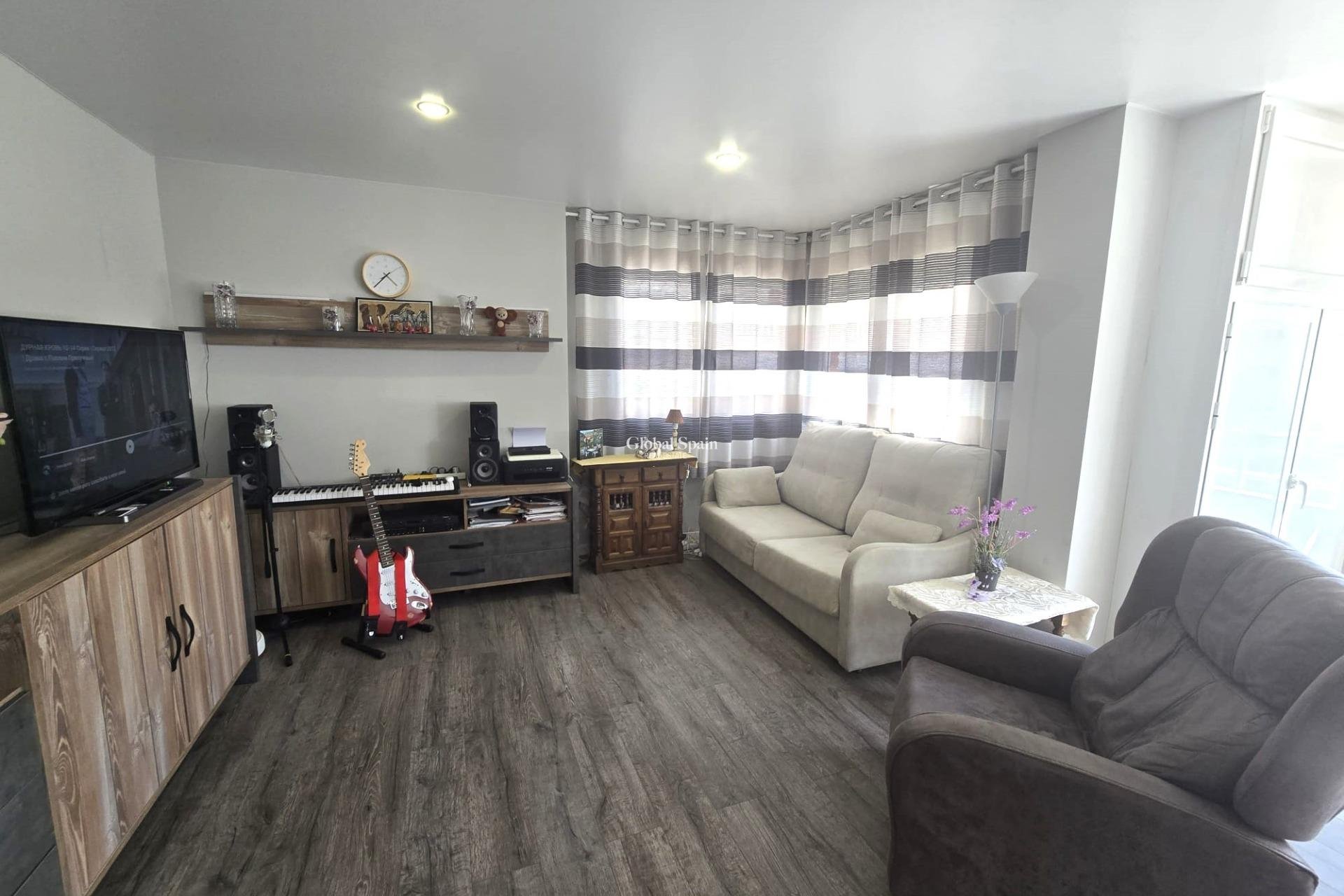 Wiederverkauf - WOHNUNG -
TORREVIEJA - Playa del Cura