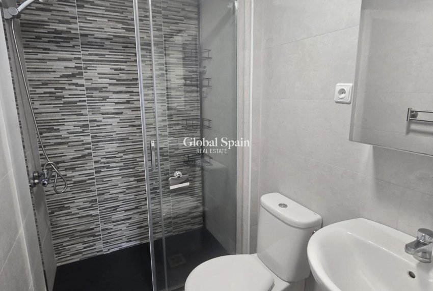 Wiederverkauf - WOHNUNG -
TORREVIEJA - Playa del Cura