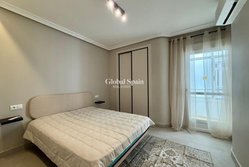 Wiederverkauf - WOHNUNG -
TORREVIEJA - Playa del Cura
