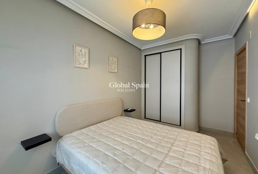 Wiederverkauf - WOHNUNG -
TORREVIEJA - Playa del Cura