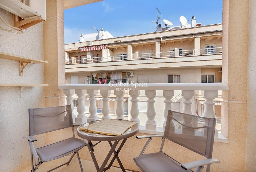 Wiederverkauf - WOHNUNG -
TORREVIEJA - Playa del cura