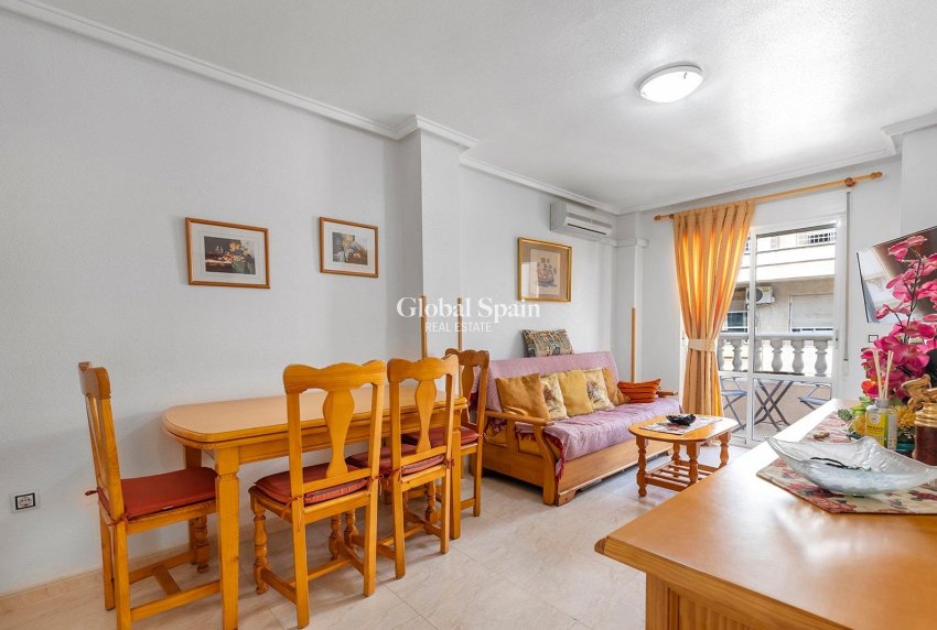 Wiederverkauf - WOHNUNG -
TORREVIEJA - Playa del cura