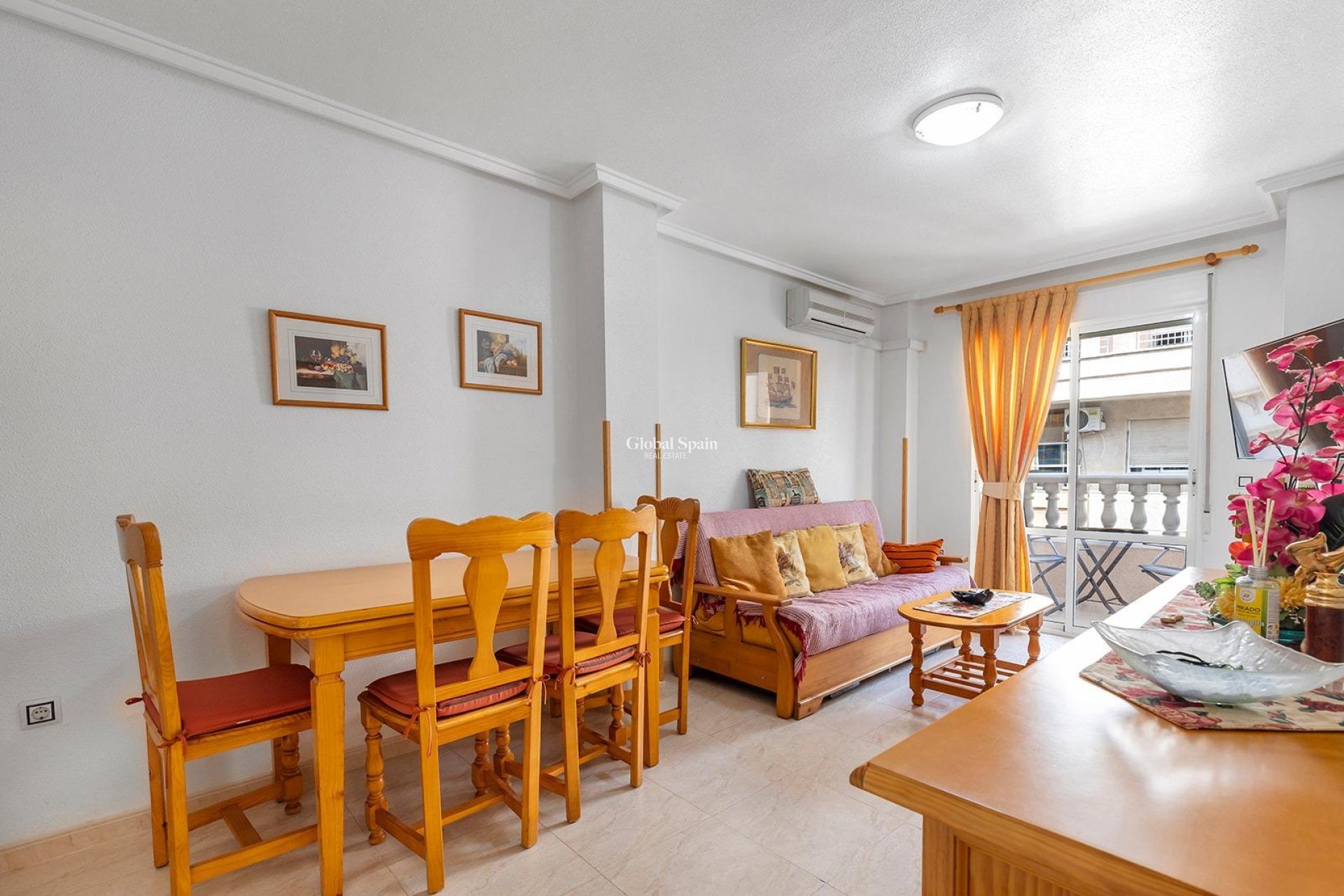Wiederverkauf - WOHNUNG -
TORREVIEJA - Playa del cura