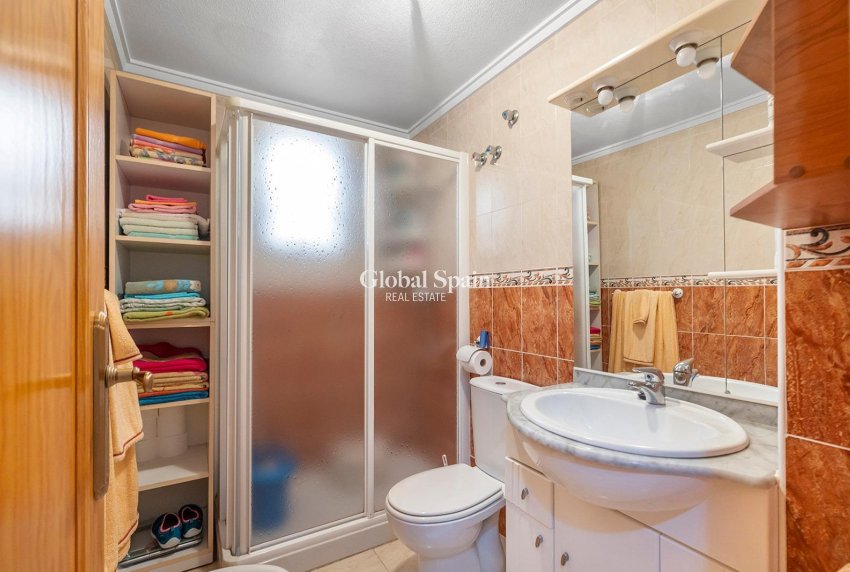 Wiederverkauf - WOHNUNG -
TORREVIEJA - Playa del cura