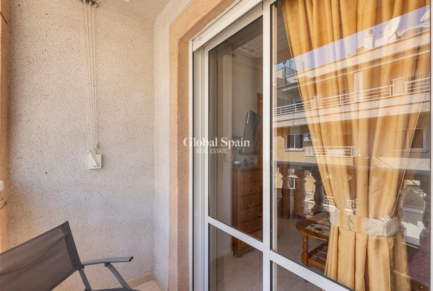 Wiederverkauf - WOHNUNG -
TORREVIEJA - Playa del cura