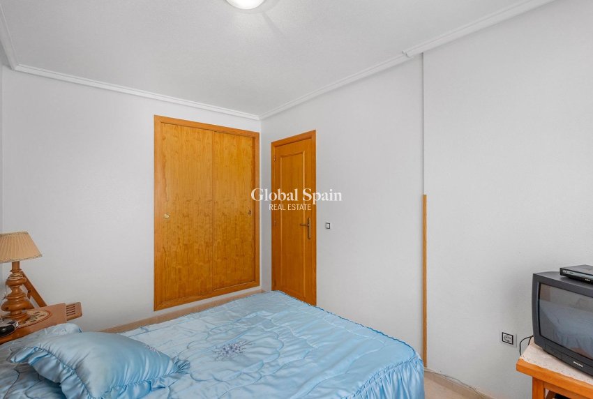 Wiederverkauf - WOHNUNG -
TORREVIEJA - Playa del cura