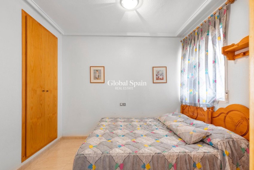 Wiederverkauf - WOHNUNG -
TORREVIEJA - Playa del cura