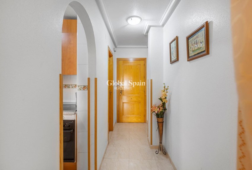 Wiederverkauf - WOHNUNG -
TORREVIEJA - Playa del cura