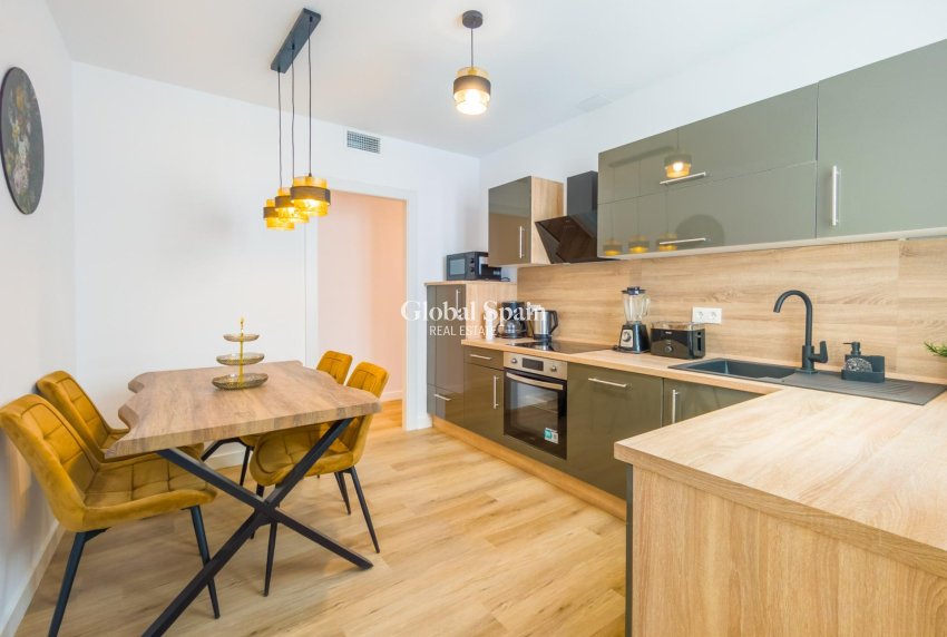 Wiederverkauf - WOHNUNG -
TORREVIEJA - Playa del Cura