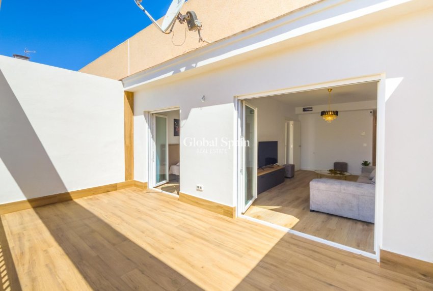 Wiederverkauf - WOHNUNG -
TORREVIEJA - Playa del Cura