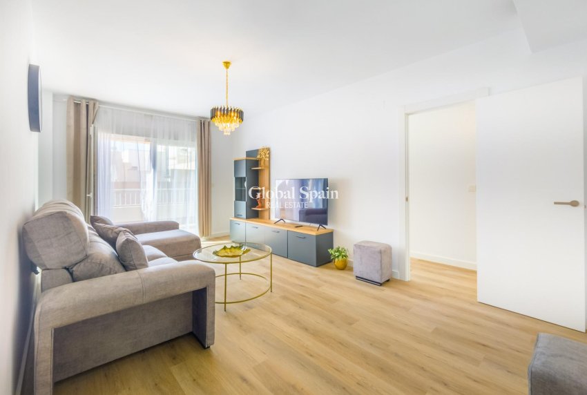 Wiederverkauf - WOHNUNG -
TORREVIEJA - Playa del Cura