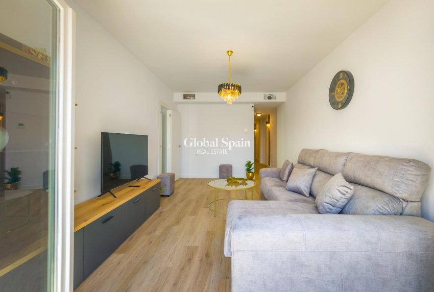 Wiederverkauf - WOHNUNG -
TORREVIEJA - Playa del Cura
