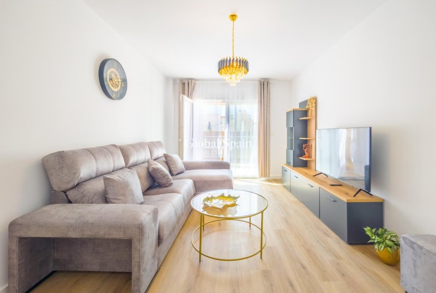 Wiederverkauf - WOHNUNG -
TORREVIEJA - Playa del Cura