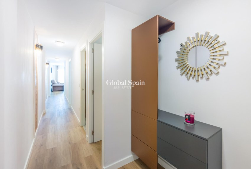 Wiederverkauf - WOHNUNG -
TORREVIEJA - Playa del Cura