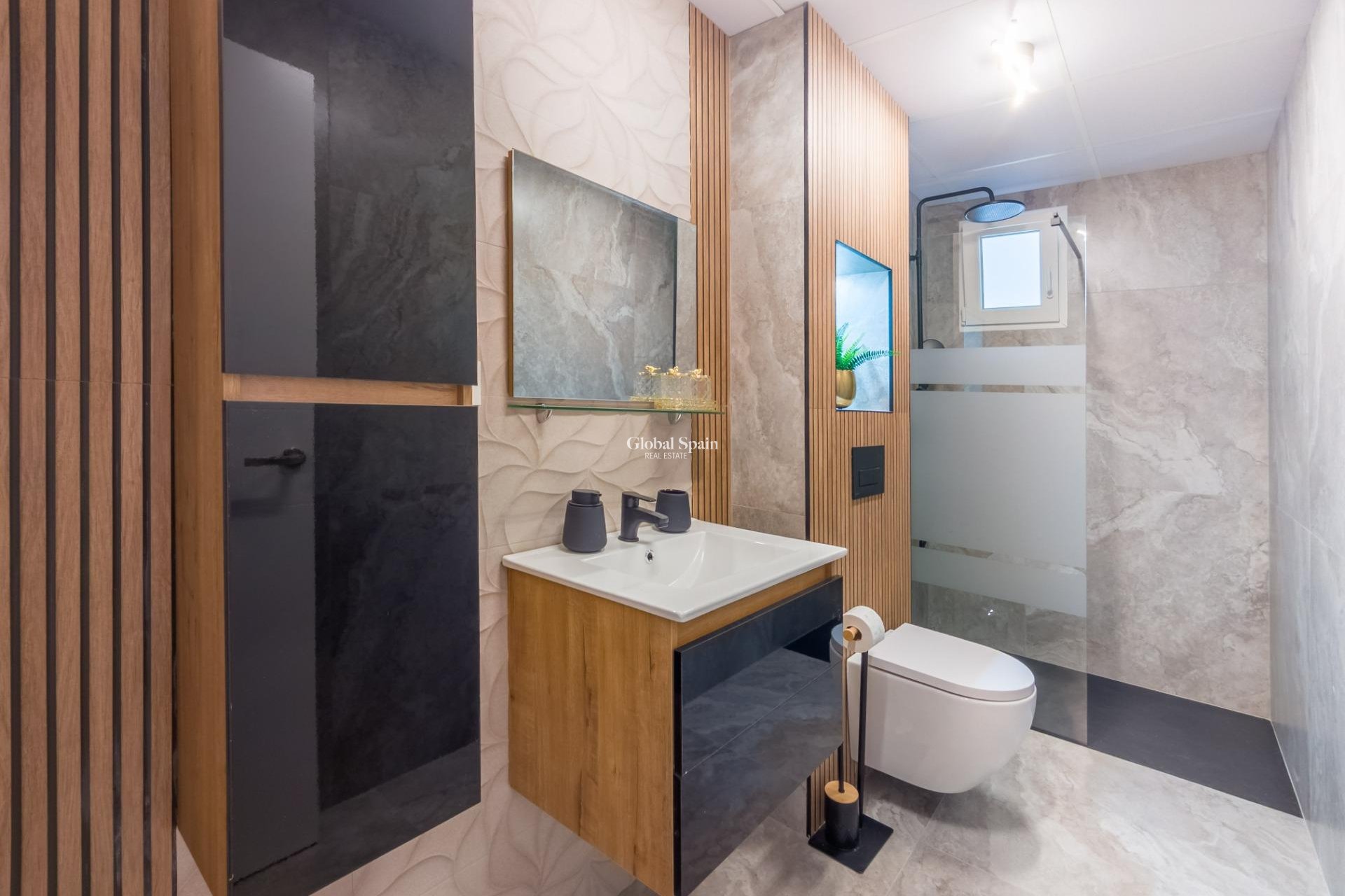 Wiederverkauf - WOHNUNG -
TORREVIEJA - Playa del Cura
