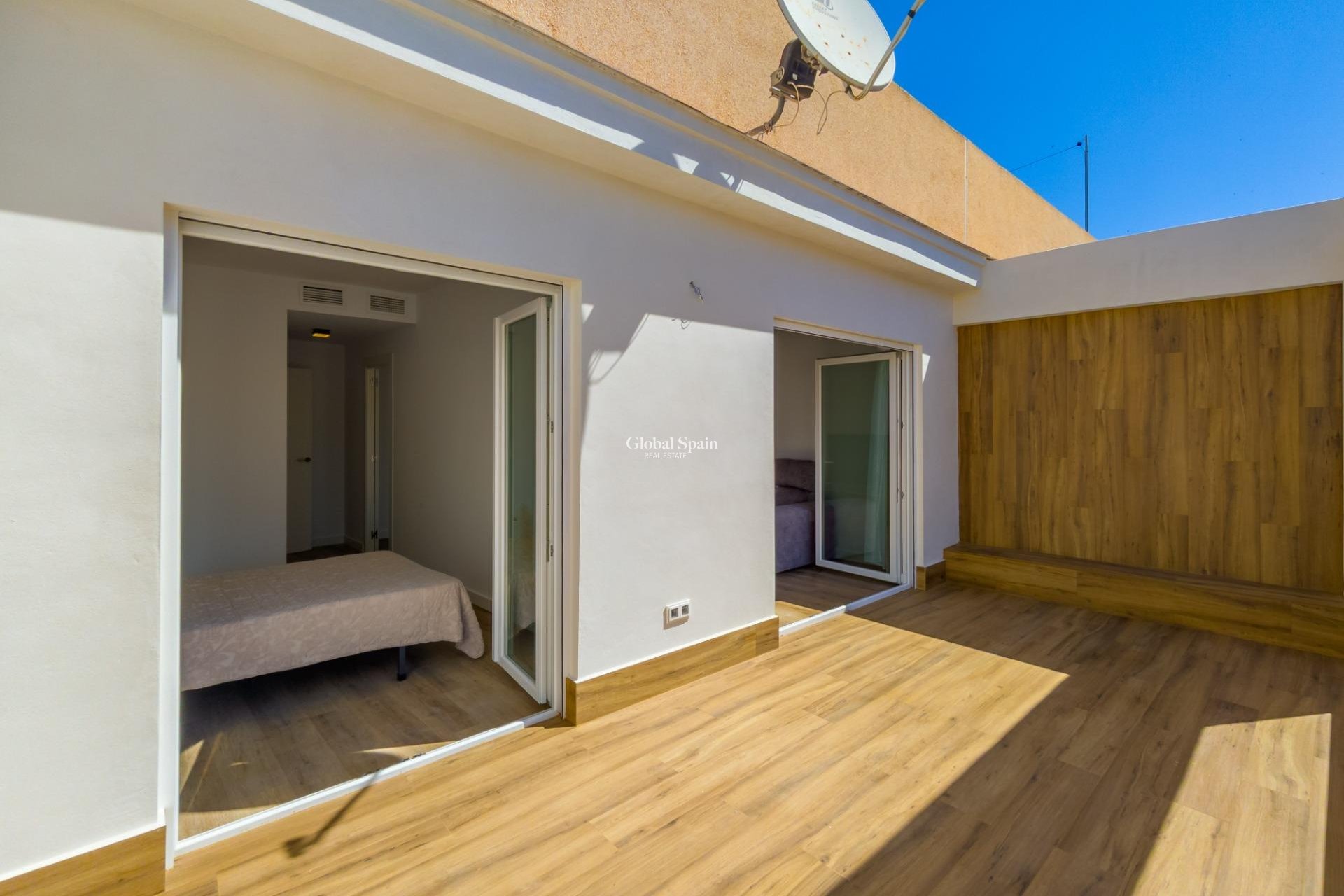 Wiederverkauf - WOHNUNG -
TORREVIEJA - Playa del Cura