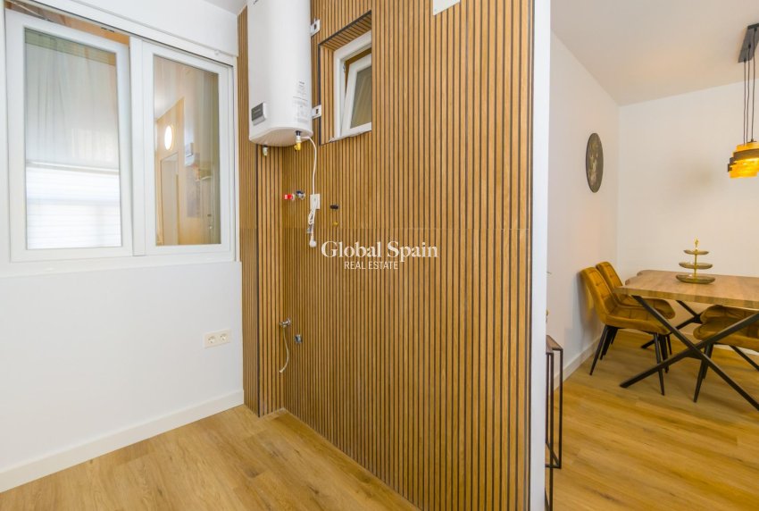 Wiederverkauf - WOHNUNG -
TORREVIEJA - Playa del Cura