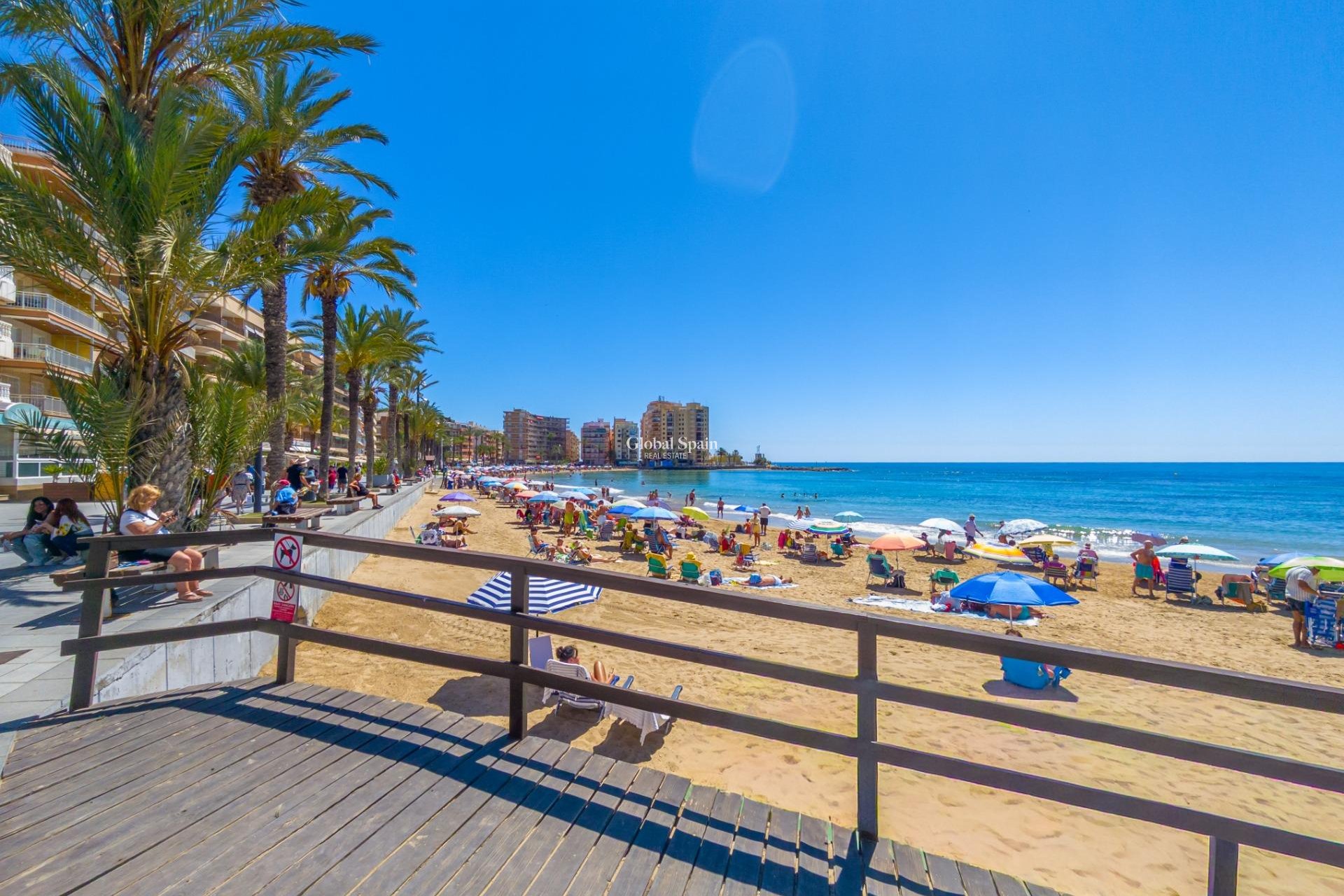 Wiederverkauf - WOHNUNG -
TORREVIEJA - Playa del Cura