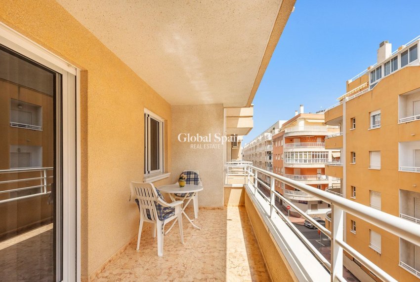 Wiederverkauf - WOHNUNG -
TORREVIEJA - Playa del cura