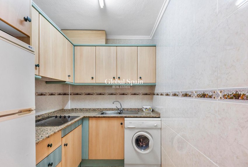 Wiederverkauf - WOHNUNG -
TORREVIEJA - Playa del cura