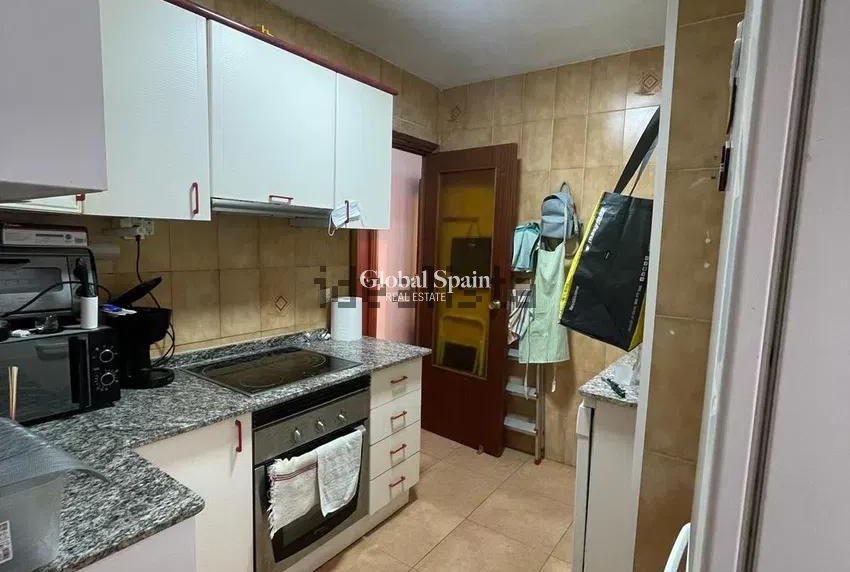 Wiederverkauf - WOHNUNG -
TORREVIEJA - Playa del Cura