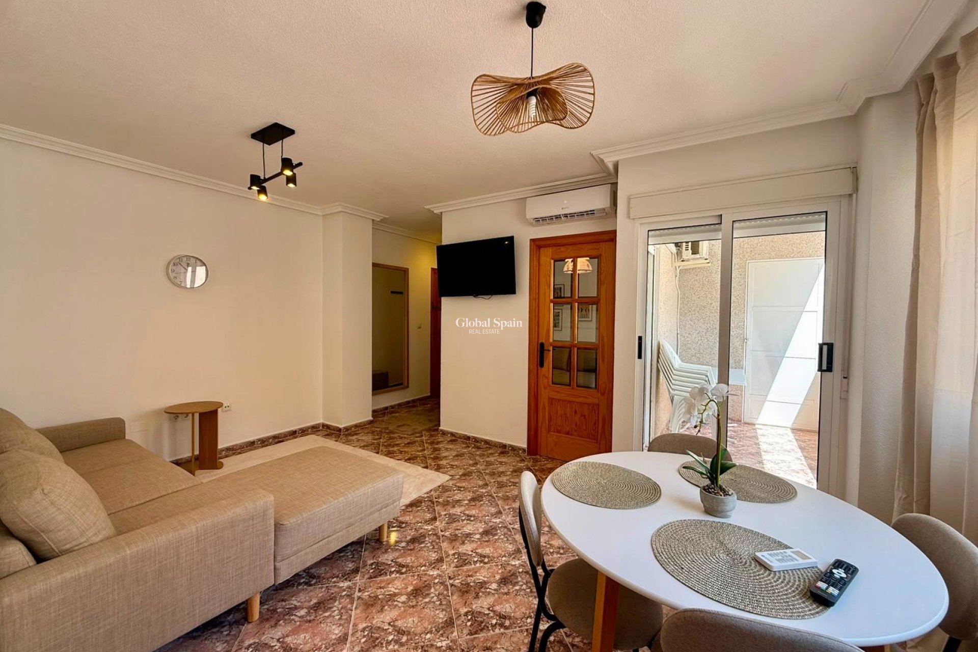 Wiederverkauf - WOHNUNG -
TORREVIEJA - Playa del Cura