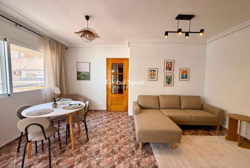Wiederverkauf - WOHNUNG -
TORREVIEJA - Playa del Cura