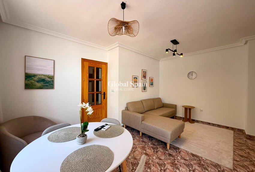 Wiederverkauf - WOHNUNG -
TORREVIEJA - Playa del Cura