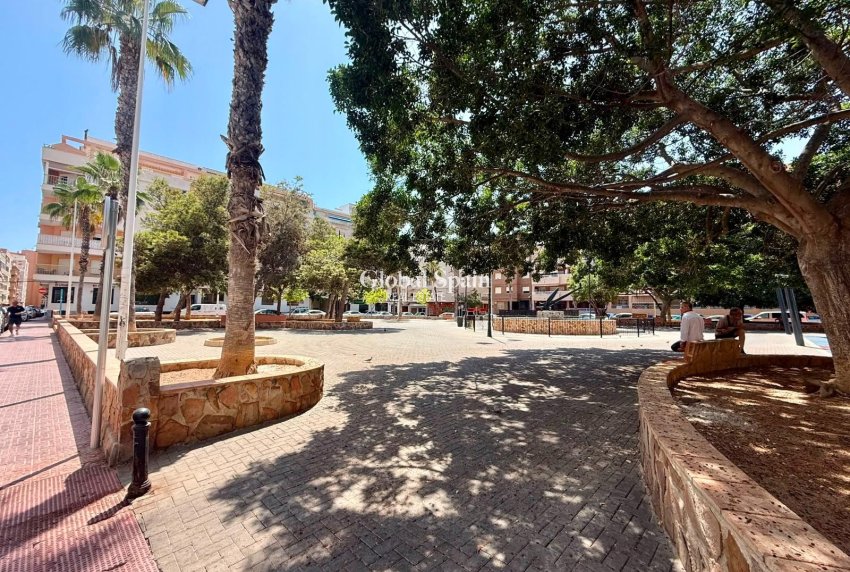 Wiederverkauf - WOHNUNG -
TORREVIEJA - Playa del Cura