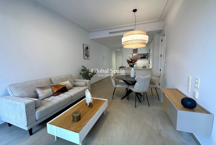 Wiederverkauf - WOHNUNG -
TORREVIEJA - Playa del Cura