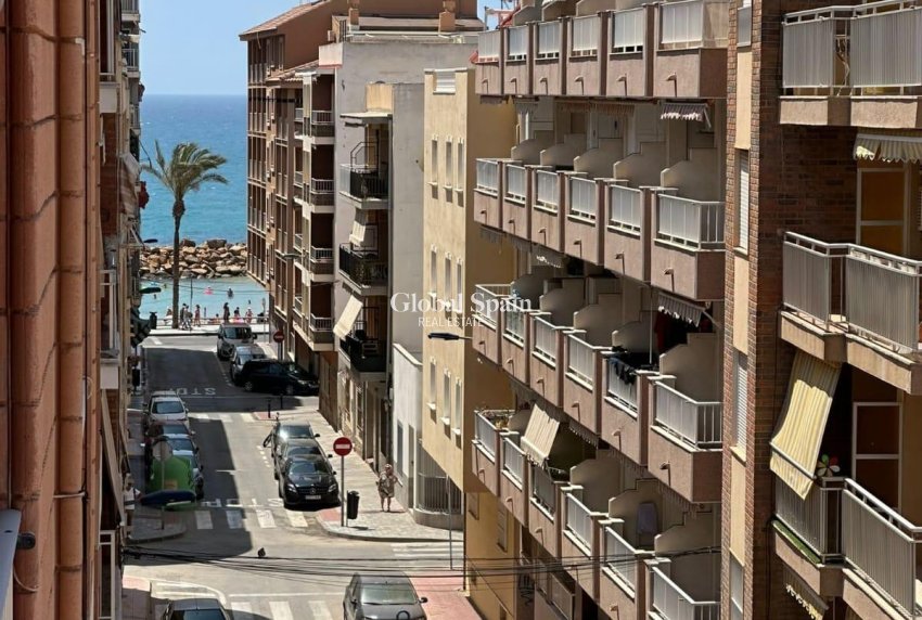 Wiederverkauf - WOHNUNG -
TORREVIEJA - Playa del Cura