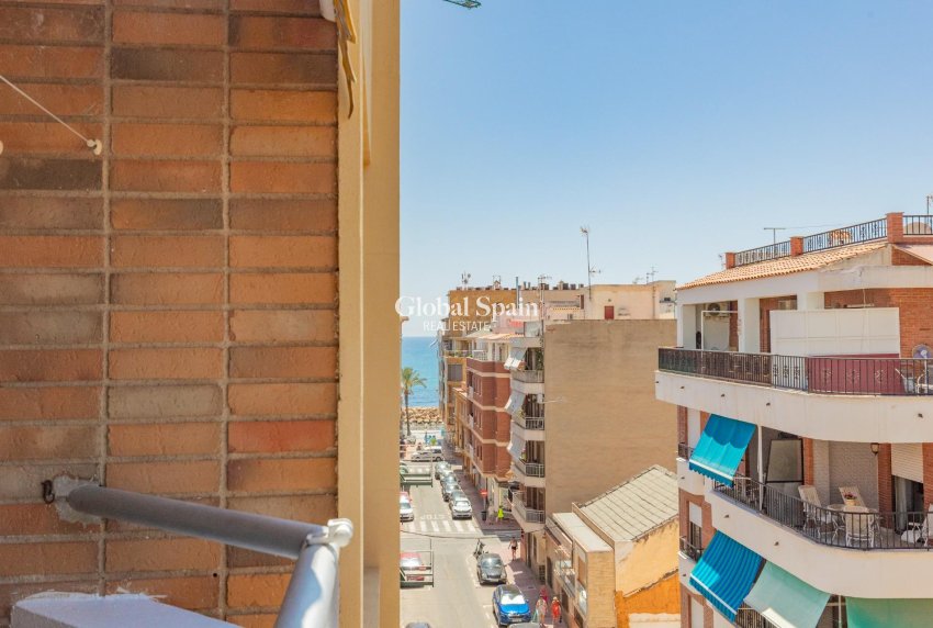 Wiederverkauf - WOHNUNG -
TORREVIEJA - Playa del cura